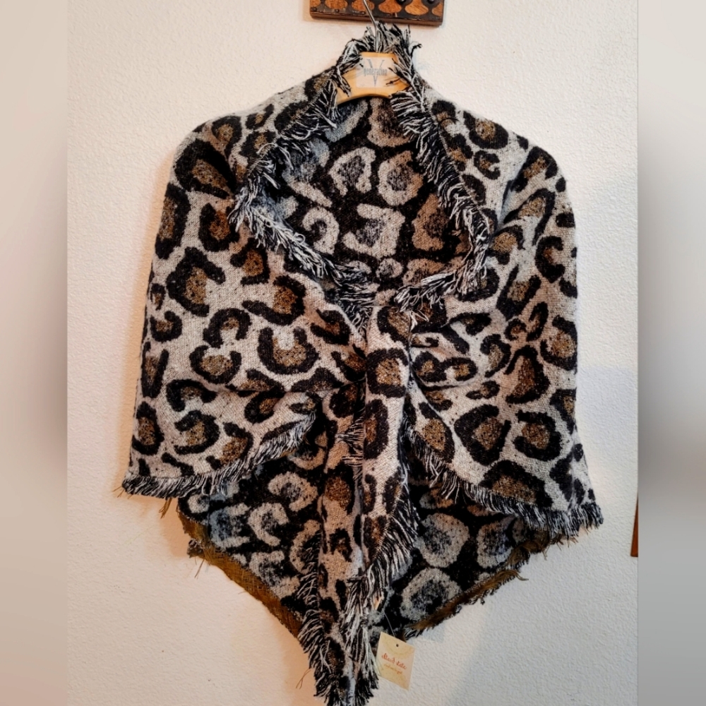 Altar'd State Ivory & Leopard Blanket Scarf triangular with fringe